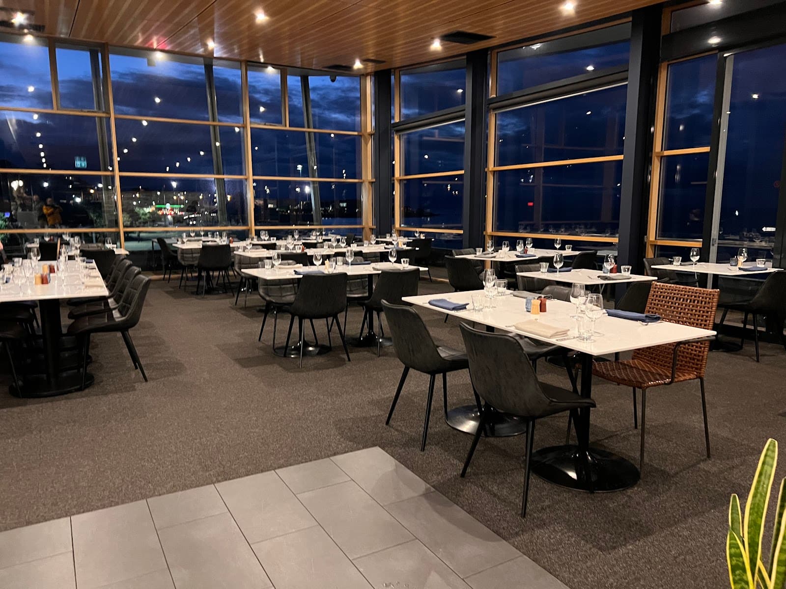 Bayviews Restaurant & Lounge Bar — Burnie, Tasmania