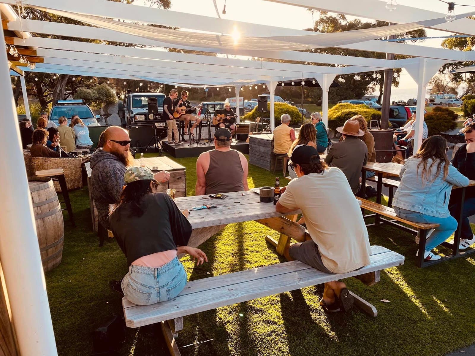 Iluka Tavern — Freycinet, Tasmania