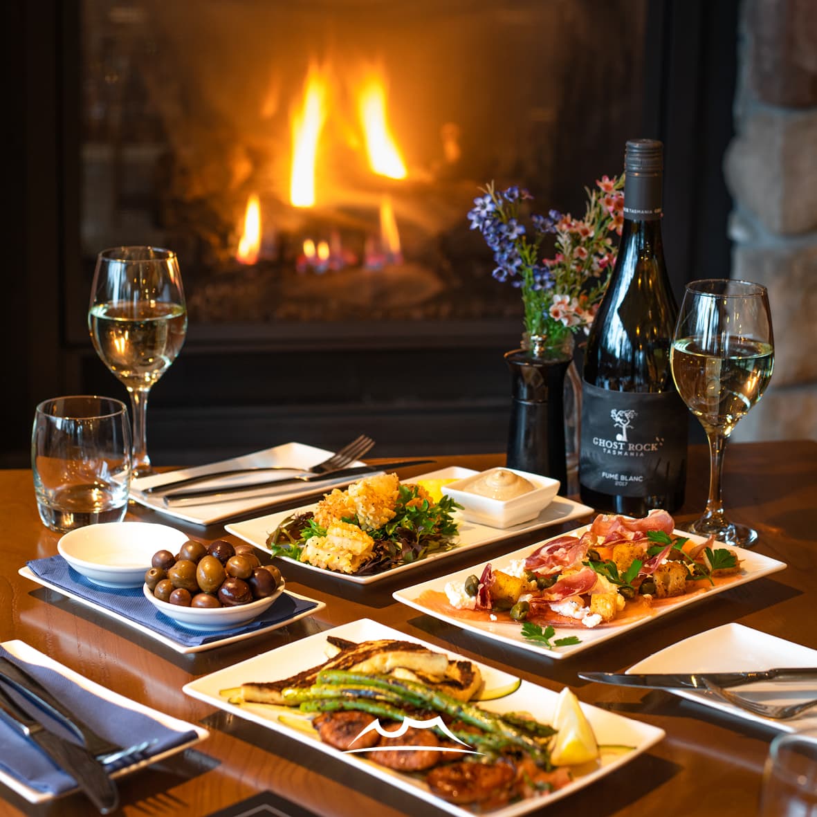Discovery Resorts - Cradle Mountain Hellyers Restaurant — Cradle Mountain, Tasmania