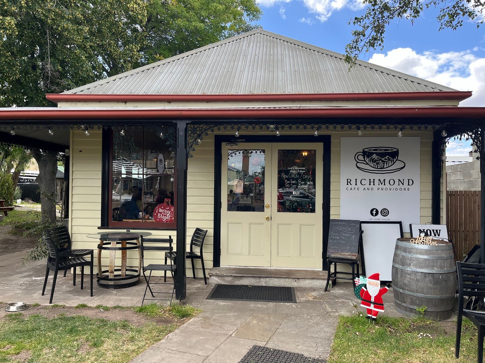 Richmond cafe & providore — Richmond, Tasmania