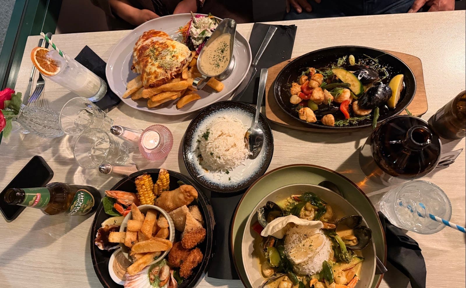 The Elegance Lounge Seafood Bar & Grill — Devonport, Tasmania