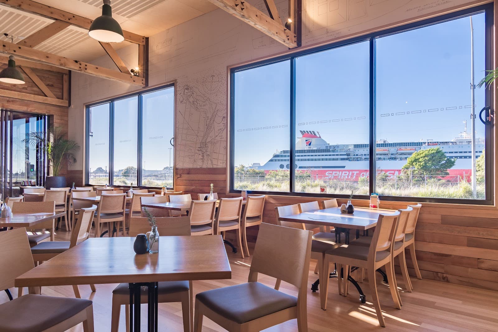 Central Bar & Restaurant — Devonport, Tasmania