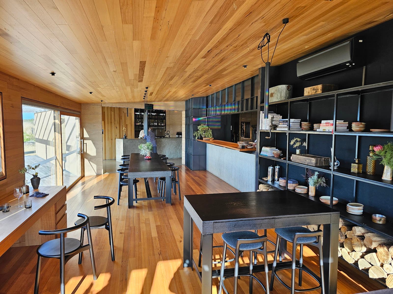 OIRTHIR — Salamanca, Tasmania