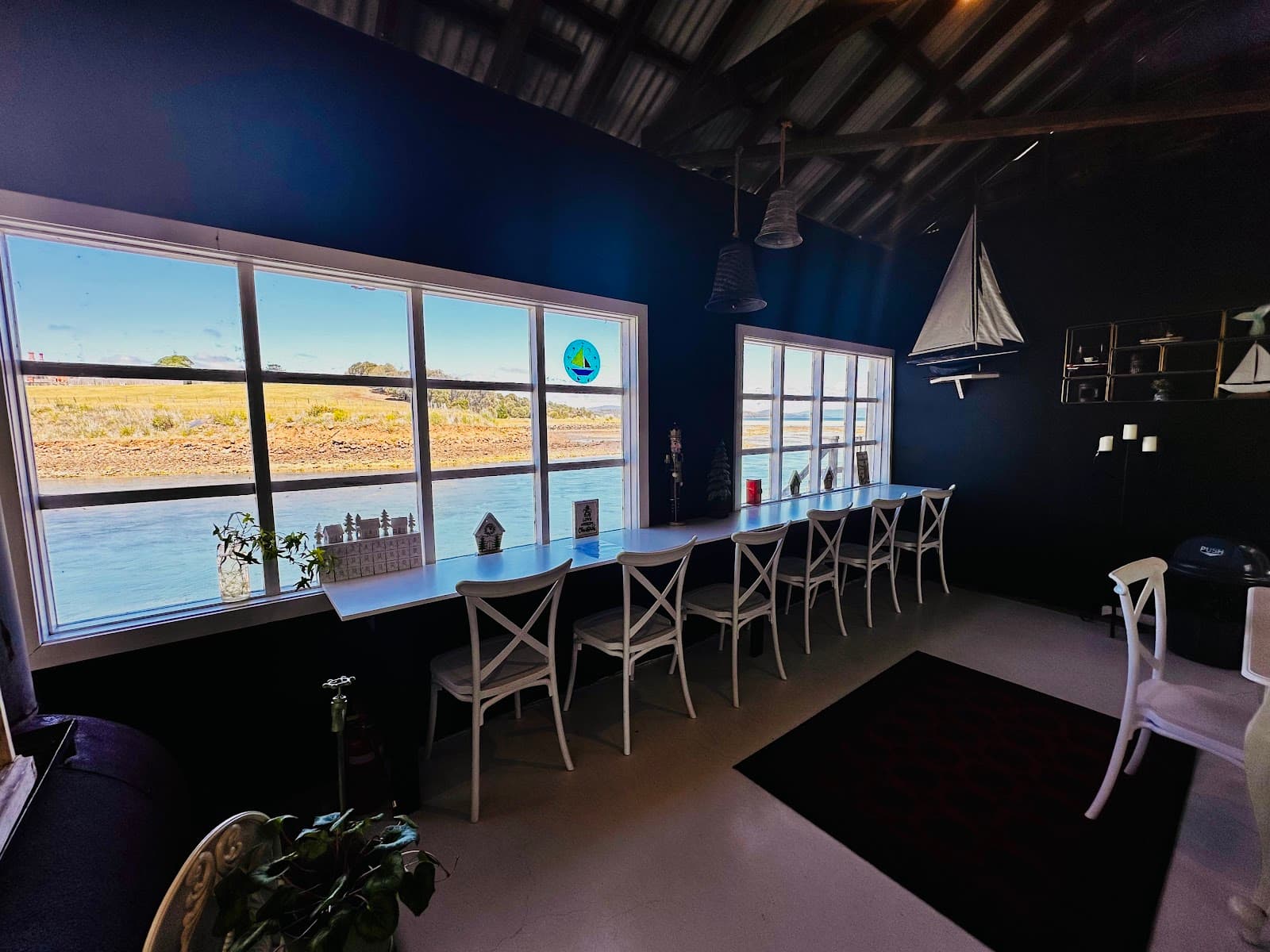 Dunalley Bay Distillery - Eat and Drinks — Port Arthur, Tasmania