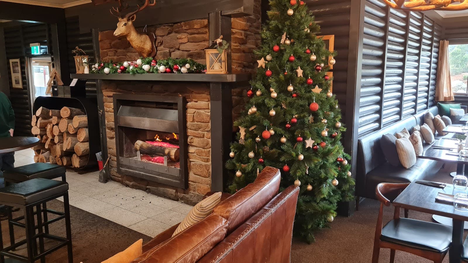 Restaurant @ Great Lake Hotel — Salamanca, Tasmania