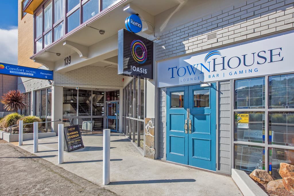 Burnie Central TownHouse Hotel — Burnie, Tasmania