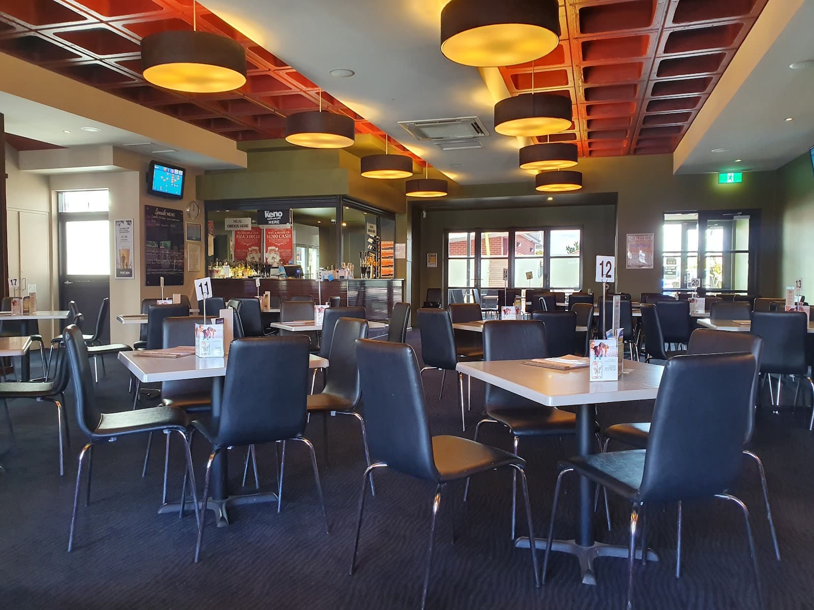 Mackey's Royal Hotel — Devonport, Tasmania