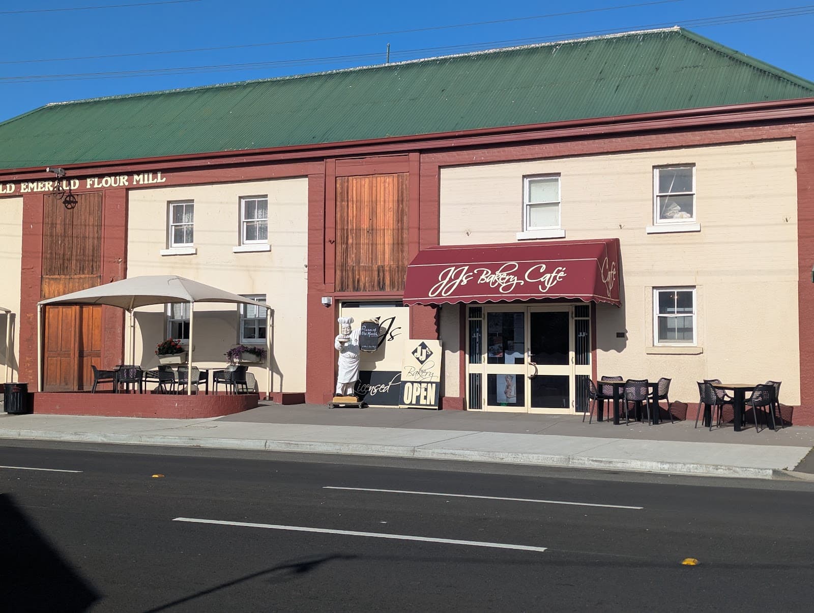 JJ's Bakery — Cradle Mountain, Tasmania