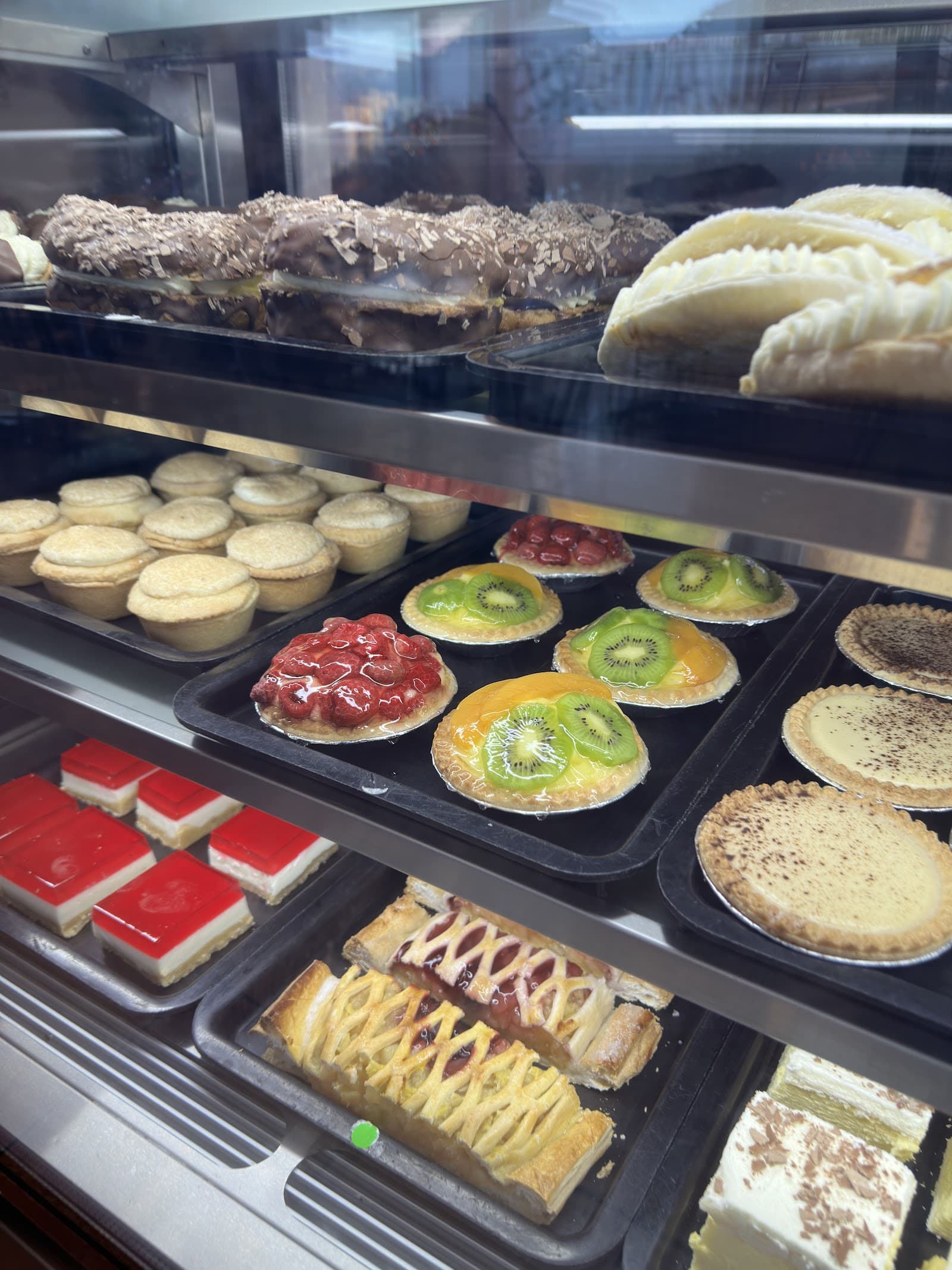 Bossimis Bakehouse & Café, Sheffield — Cradle Mountain, Tasmania