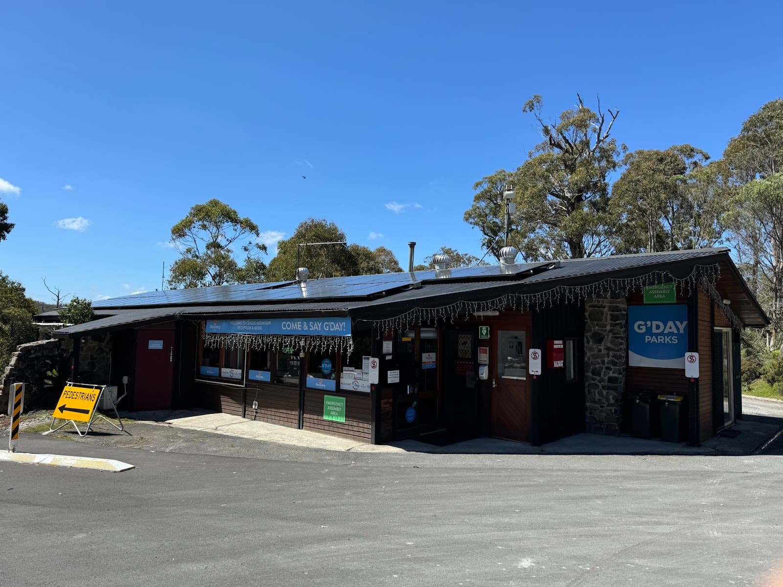 Discovery Parks, reception and general store — Cradle Mountain, Tasmania
