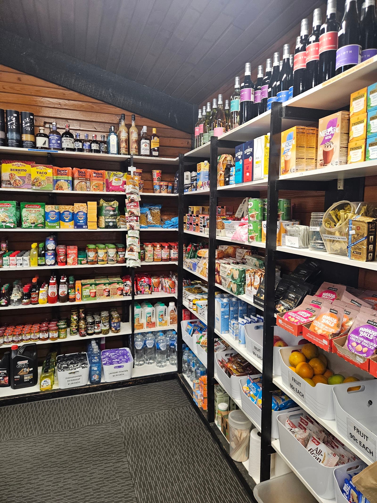 Discovery Parks, reception and general store — Cradle Mountain, Tasmania