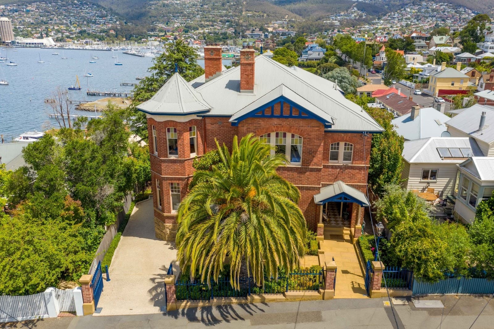 Grande Vue Hotel — Battery Point, Tasmania