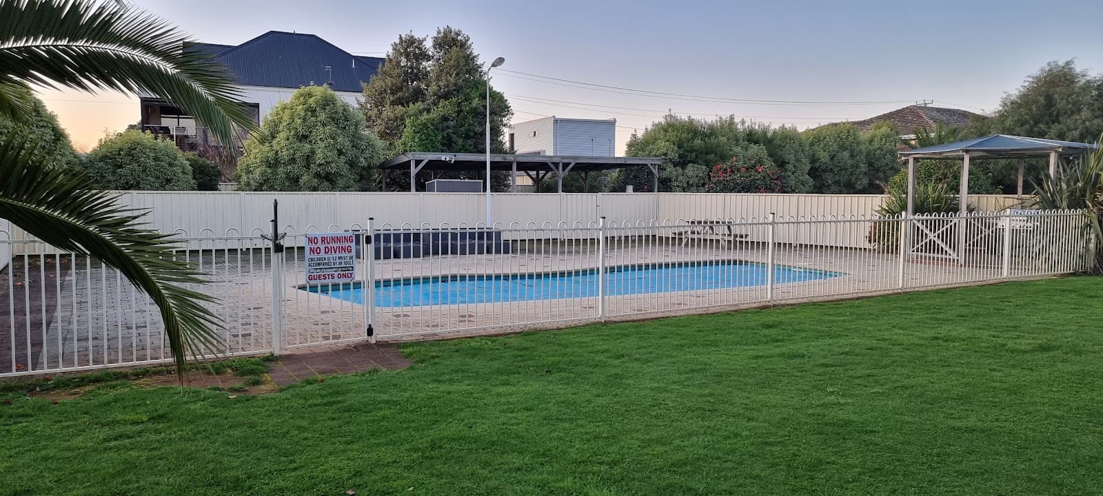 Beachway Motel & Restaurant — Devonport, Tasmania
