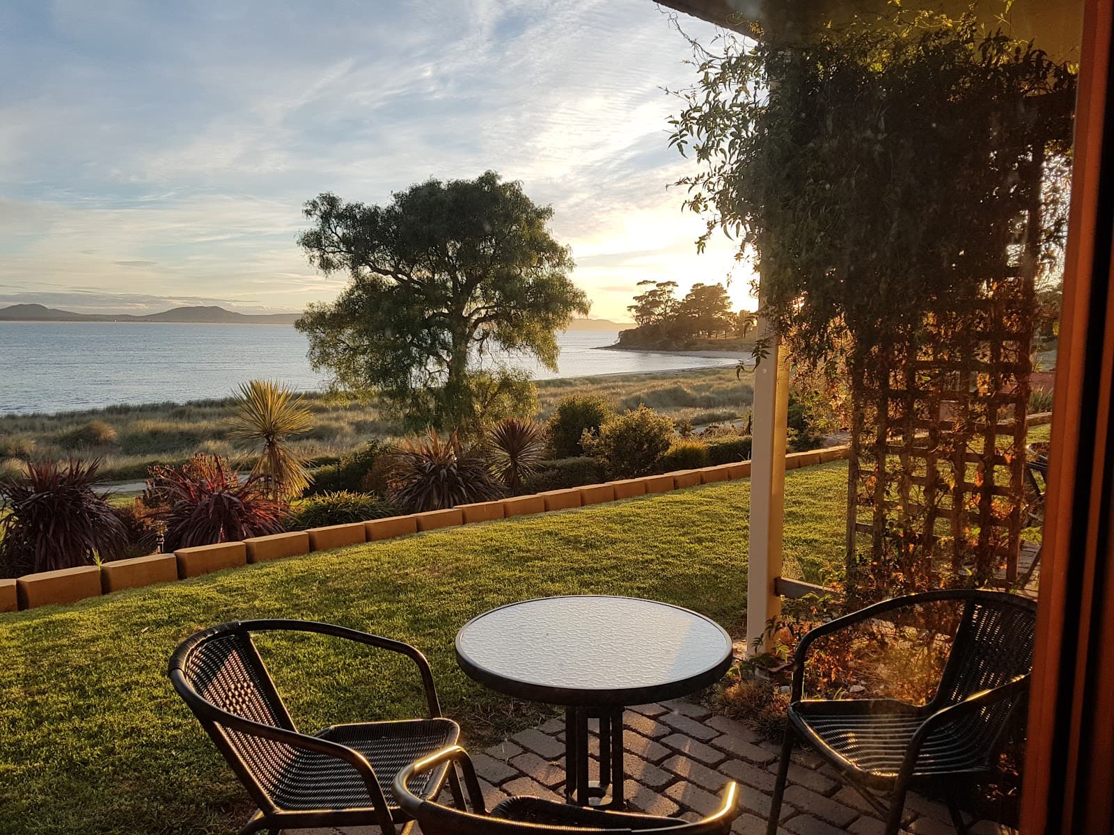 Swansea Motor Inn — Freycinet, Tasmania