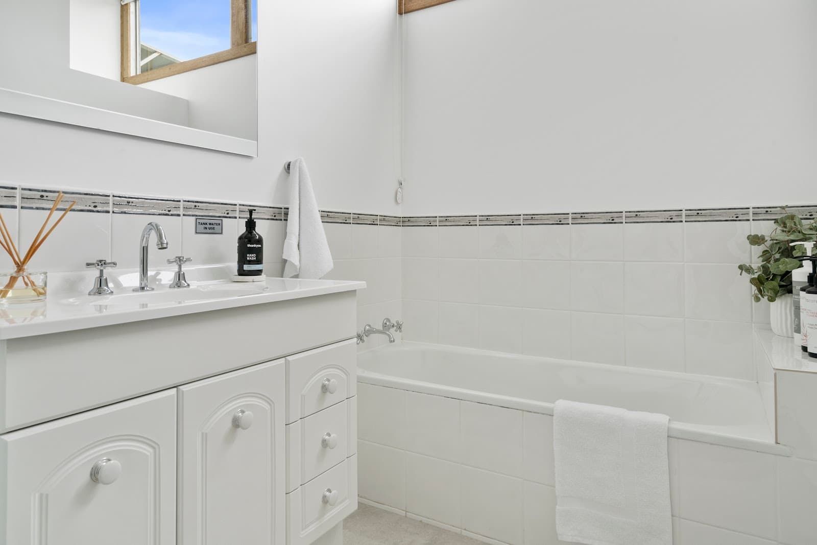 Blue Cottage Bruny Island — Bruny Island, Tasmania