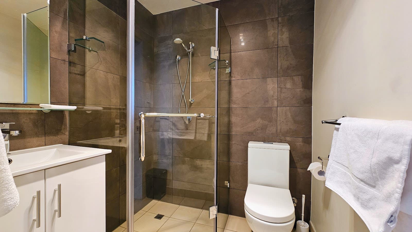 Lufra Beachside Hotel — Port Arthur, Tasmania