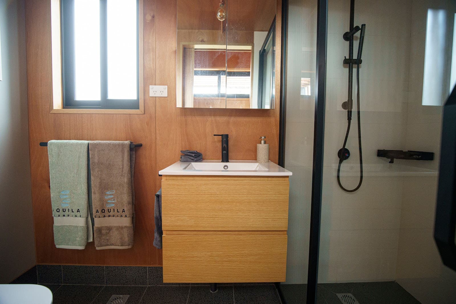 Aquila Eco Retreat — Richmond, Tasmania
